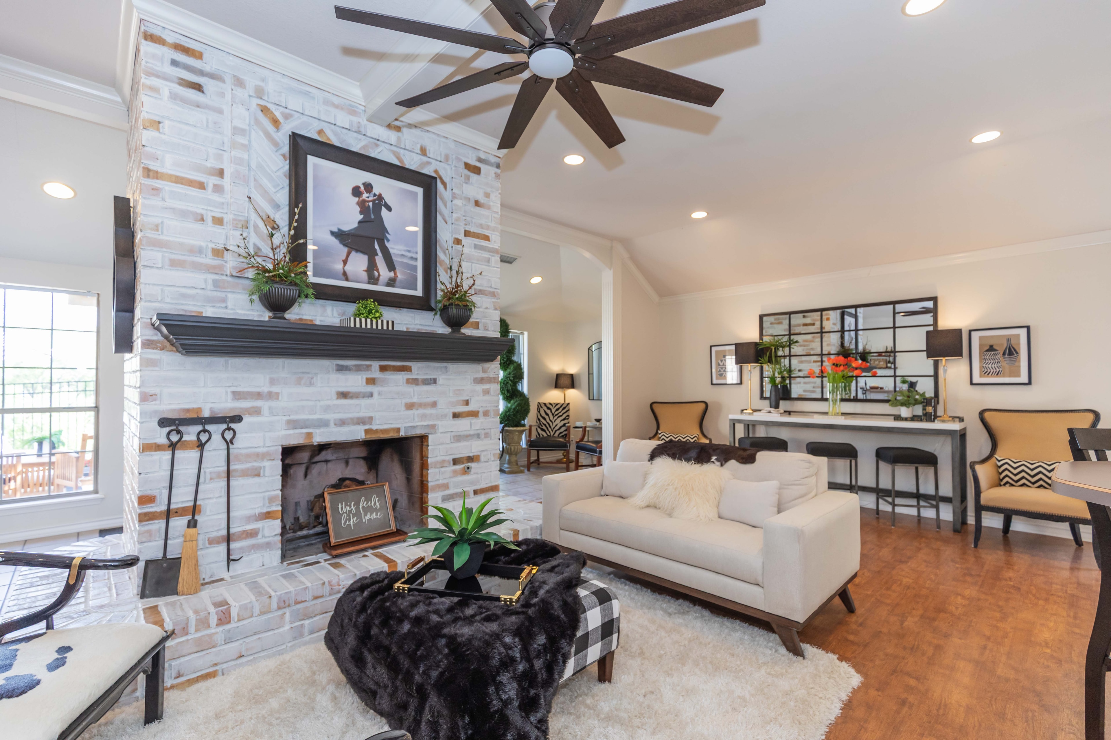 Home staging — living area