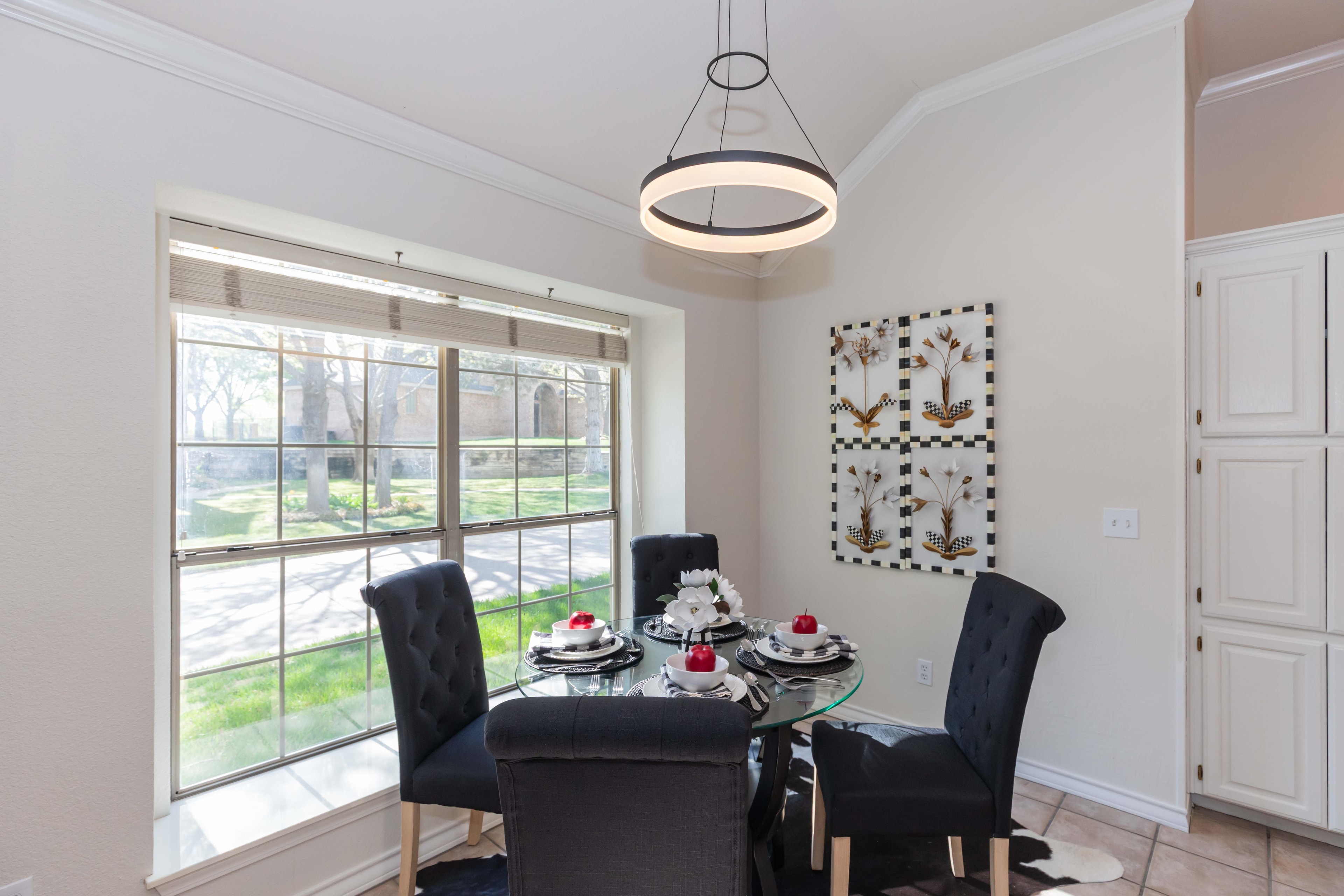 Home staging — dining room